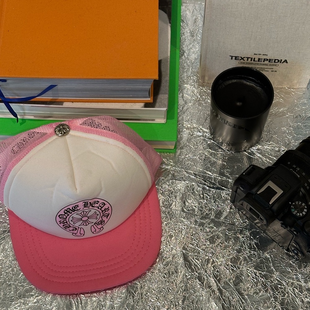 CHROME HEARTS PINK AND WHITE